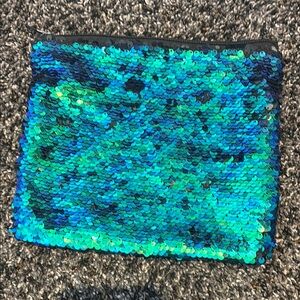 ✨Free with purchase - Blue and Green Sequin Pencil Case